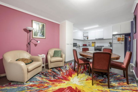 Pet Friendly Home - Pool & Parking - Tennis Court - Accommodation Cairns 2