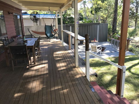 Pet Friendly Waterfront Holiday House On Peacefull Island With Bikes And Kayaks - Accommodation Cairns 3