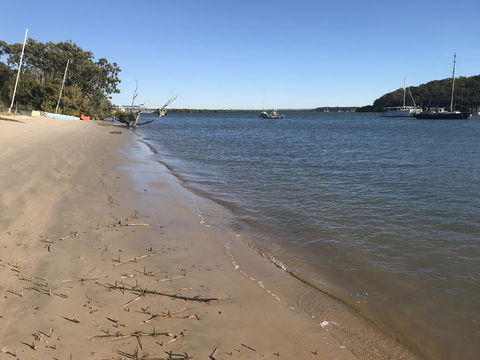 Pet Friendly Waterfront Holiday House On Peacefull Island With Bikes And Kayaks - Accommodation Cairns 0