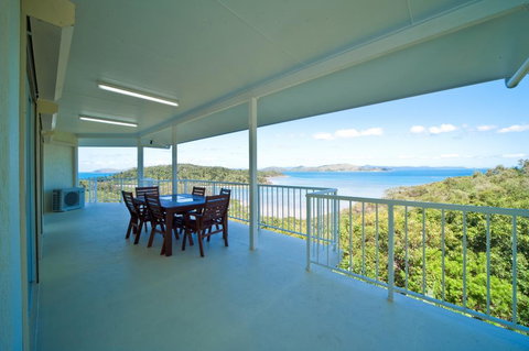 Picturesque On Passage - Shute Harbour - Accommodation Cairns 2