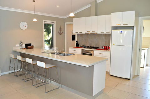 Pier One @ Eastern Beach - Accommodation Cairns 1