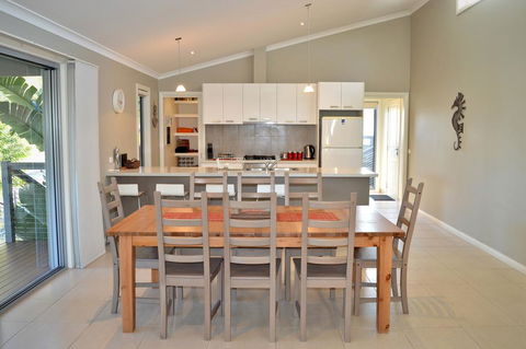 Pier One @ Eastern Beach - Accommodation Cairns 3