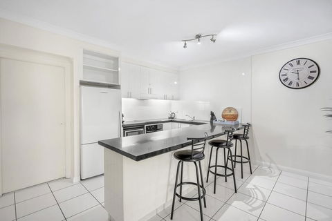 Poolside Apt In Alamanda Beachfront Resort (52) - Accommodation Cairns 2
