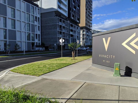 Presidential 3-bed 2-bath, Balcony, With Pool Included - Accommodation Cairns 1