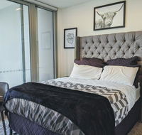 Presidential 3-bed 2-bath balcony with pool included - Accommodation Cairns