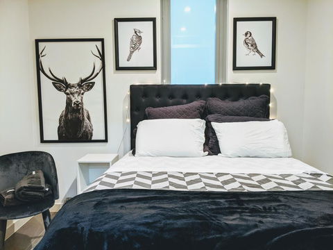 Presidential 3-bed 2-bath, Balcony, With Pool Included - Accommodation Cairns 3