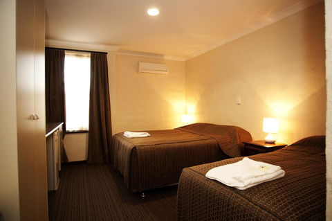 Prince Of Wales Hotel, Bunbury - Accommodation Cairns 3
