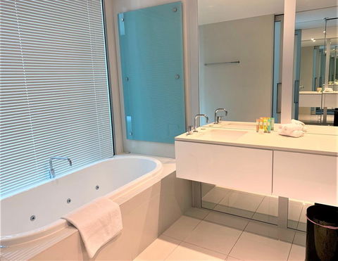 Private Apartments At Q1 - Accommodation Cairns 1