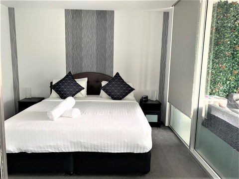 Private Apartments At Q1 - Accommodation Cairns 2