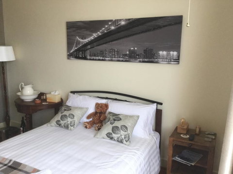 Pump Jack B&B - Accommodation Cairns 2