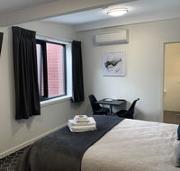 Queens Arms Hotel - Accommodation Cairns