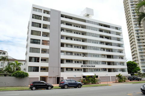 Queensleigh Holiday Apartments - Accommodation Cairns 0