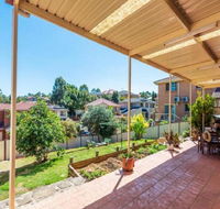 Quiet and spacious living close to all attractions - Accommodation Cairns