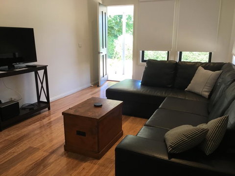 Rail Trail Cottage - Accommodation Cairns 1