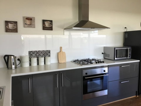 Rail Trail Cottage - Accommodation Cairns 3