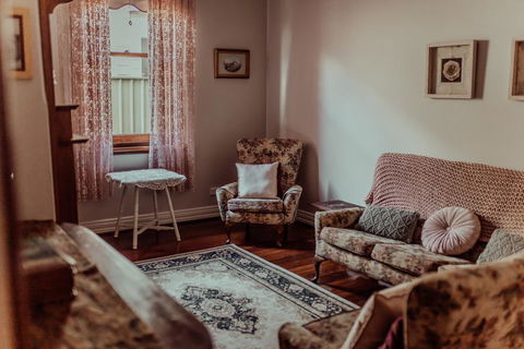 Railway Cottage - Accommodation Cairns 2