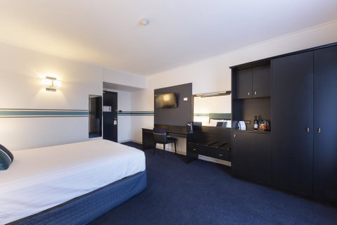 Ramada Diplomat Canberra - Accommodation Cairns 2