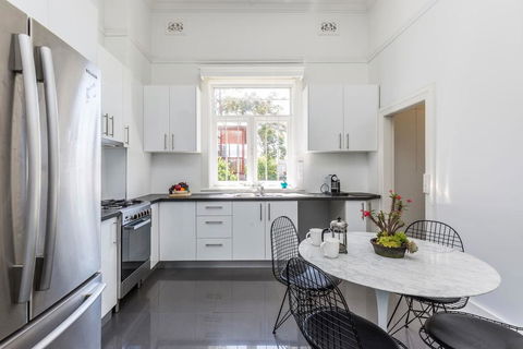 Randwick Federation Three Bedroom - Accommodation Cairns 2