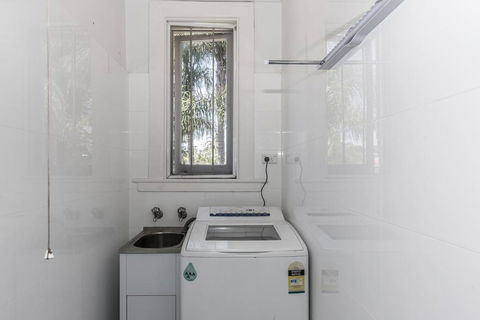 Randwick Federation Three Bedroom - Accommodation Cairns 3