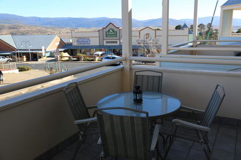 Razorback 8 - Accommodation Cairns 3