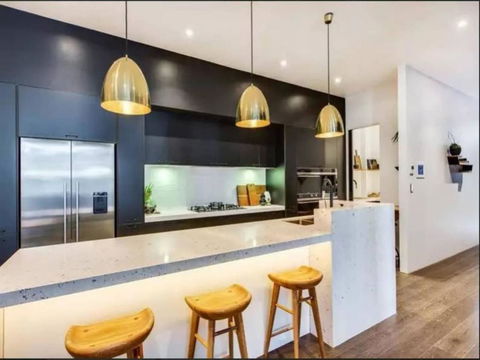 Readyset Glashouse Melbourne - Accommodation Cairns 2