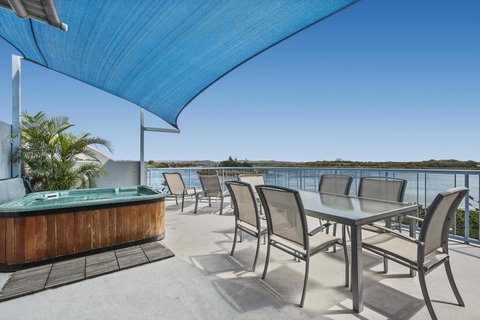 Reflections Holiday Apartments - Accommodation Cairns 2