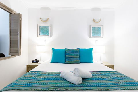 REGAL 32 APARTMENT - SPA BATH - Macrossan St - Accommodation Cairns 1