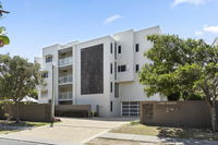 Relax in stylish comfort Sunshine Beach