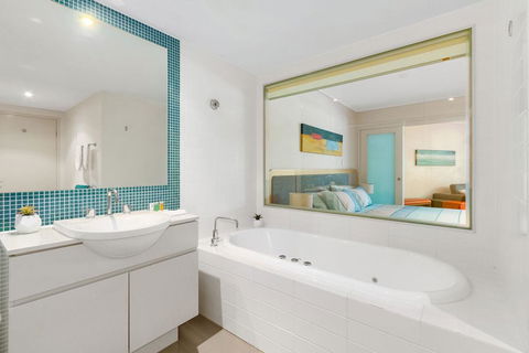 RESORT & SPA WITH PRIVATE PLUNGE POOL 7008/09 - Accommodation Cairns 2