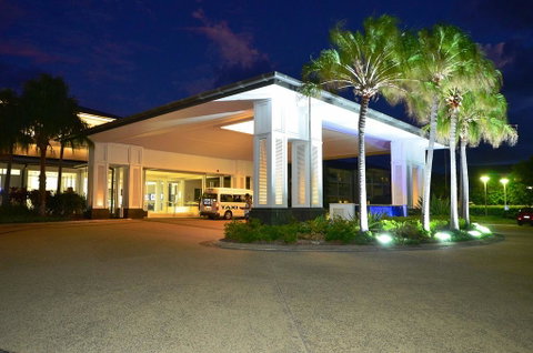 RESORT ON THE BEACH 2214/2215 - Accommodation Cairns 3