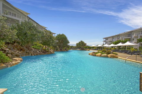 RESORT ON THE BEACH 6126-27 - Accommodation Cairns 0