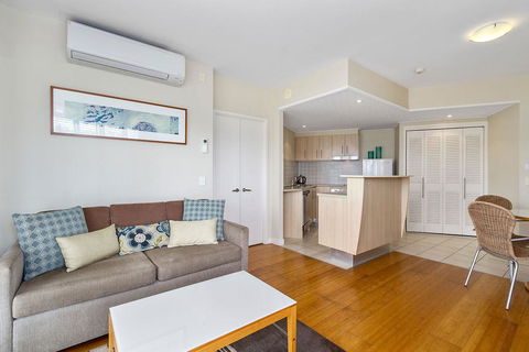 RESORT ON THE BEACH 6126-27 - Accommodation Cairns 2