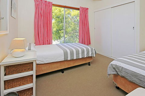 REST ASHORE At MOLLYMOOK - Accommodation Cairns 3