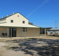 RETRO FUNNY FARM - Accommodation Cairns