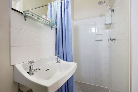 Rex Hotel Adelaide - Accommodation Cairns 2