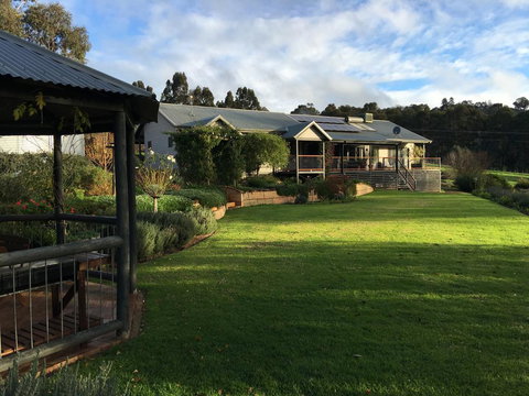 Rickaty On Blackwood - Accommodation Cairns 0