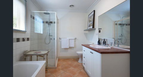 Roalies Farm House - Accommodation Cairns 2
