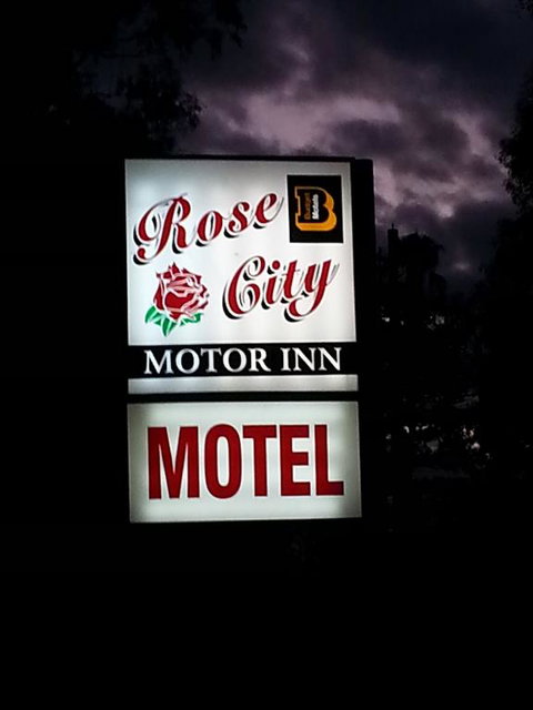 Rose City Motor Inn - Accommodation Cairns 3