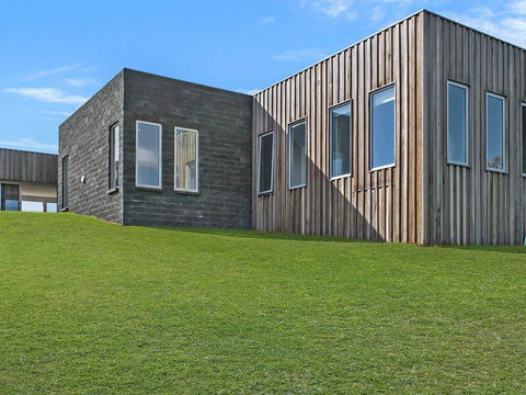 Saltwater Lodge - Accommodation Cairns 2