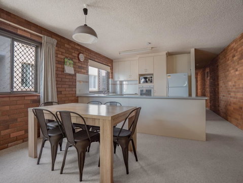 San Clemente Unit 4/24 Orvieto Terrace - Accommodation Cairns 3