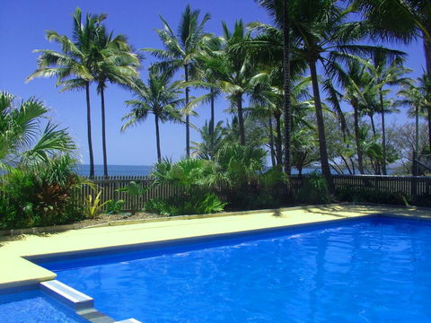 Sarina Beach Motel - Accommodation Cairns 0