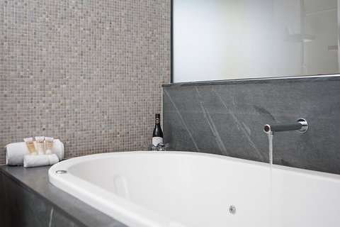 Sea Temple Palm Cove Luxury Studio 212 - Accommodation Cairns 2