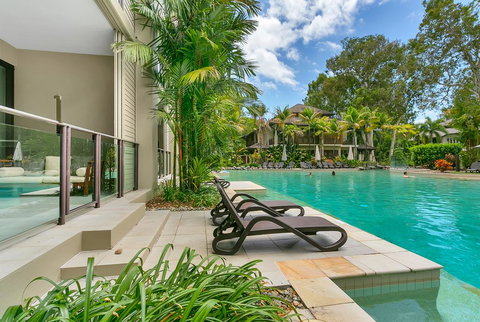 Sea Temple Swim Out Apartment - Accommodation Cairns 1