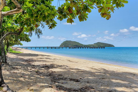 Sea Temple Swim Out Apartment - Accommodation Cairns 3