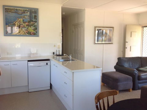Seaside Cottage - Accommodation Cairns 2