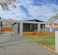 Shady Palms - modern beach house with studio - Accommodation Cairns