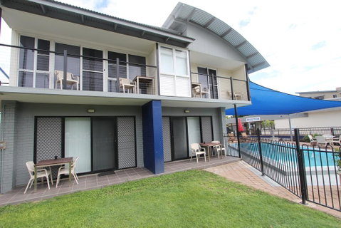 Shoredrive Motel - Accommodation Cairns 1
