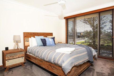 Shores - Pet-Friendly - 1 Min Walk To Beach - Accommodation Cairns 3
