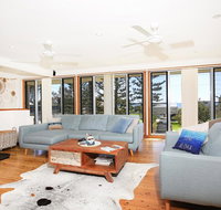 Shores - Pet-Friendly - 1 Min Walk to Beach - Accommodation Cairns