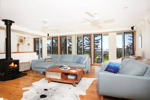 Shores - Pet-Friendly - 1 Min Walk To Beach - Accommodation Cairns 0